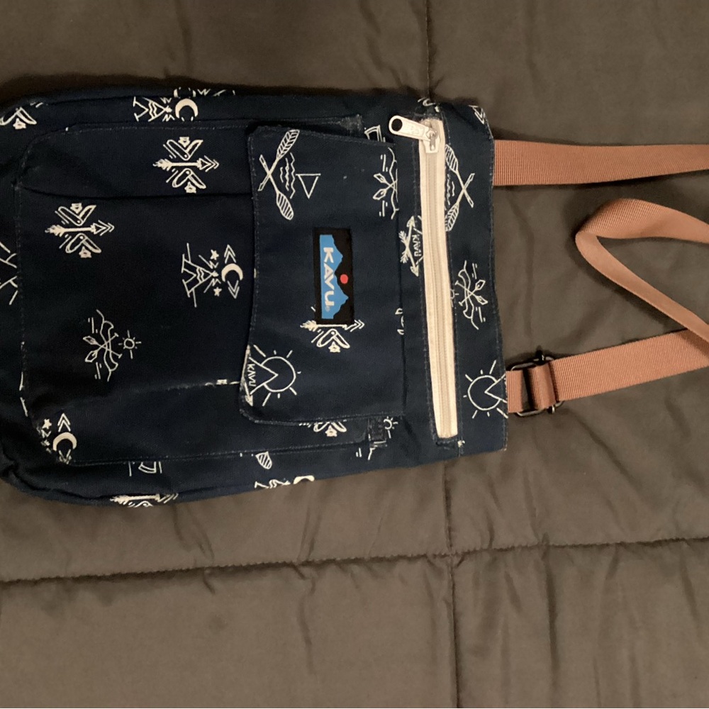 Kavu Black and White Messenger Bag with Classic Design